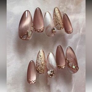 Champagne Metallic Cat-Eye Press On Nail Kit NEW 🏷️